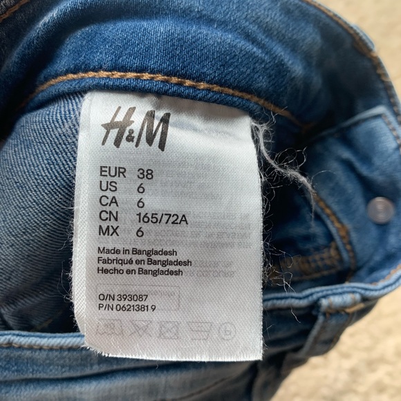 H&M High Rise Ripped Denim Jeans - Picture 6 of 6